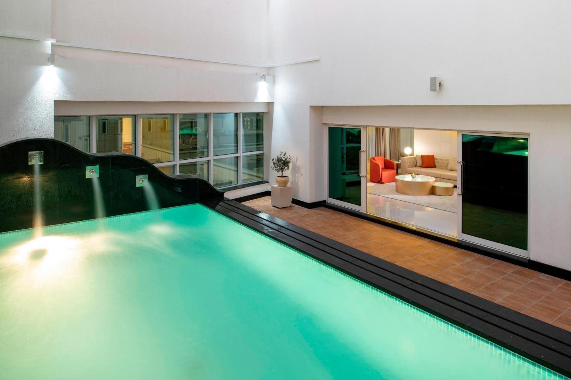Four Points By Sheraton Шарджа Екстериор снимка