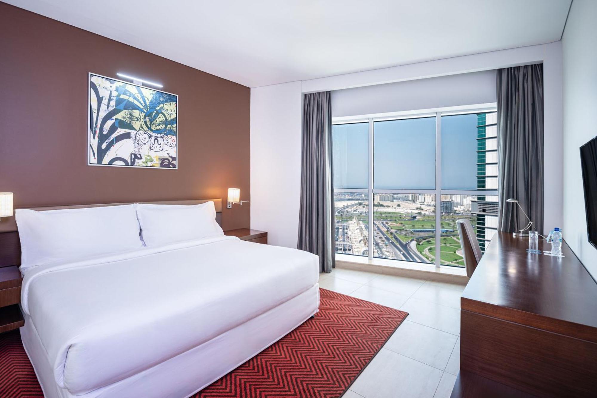 Four Points By Sheraton Шарджа Екстериор снимка