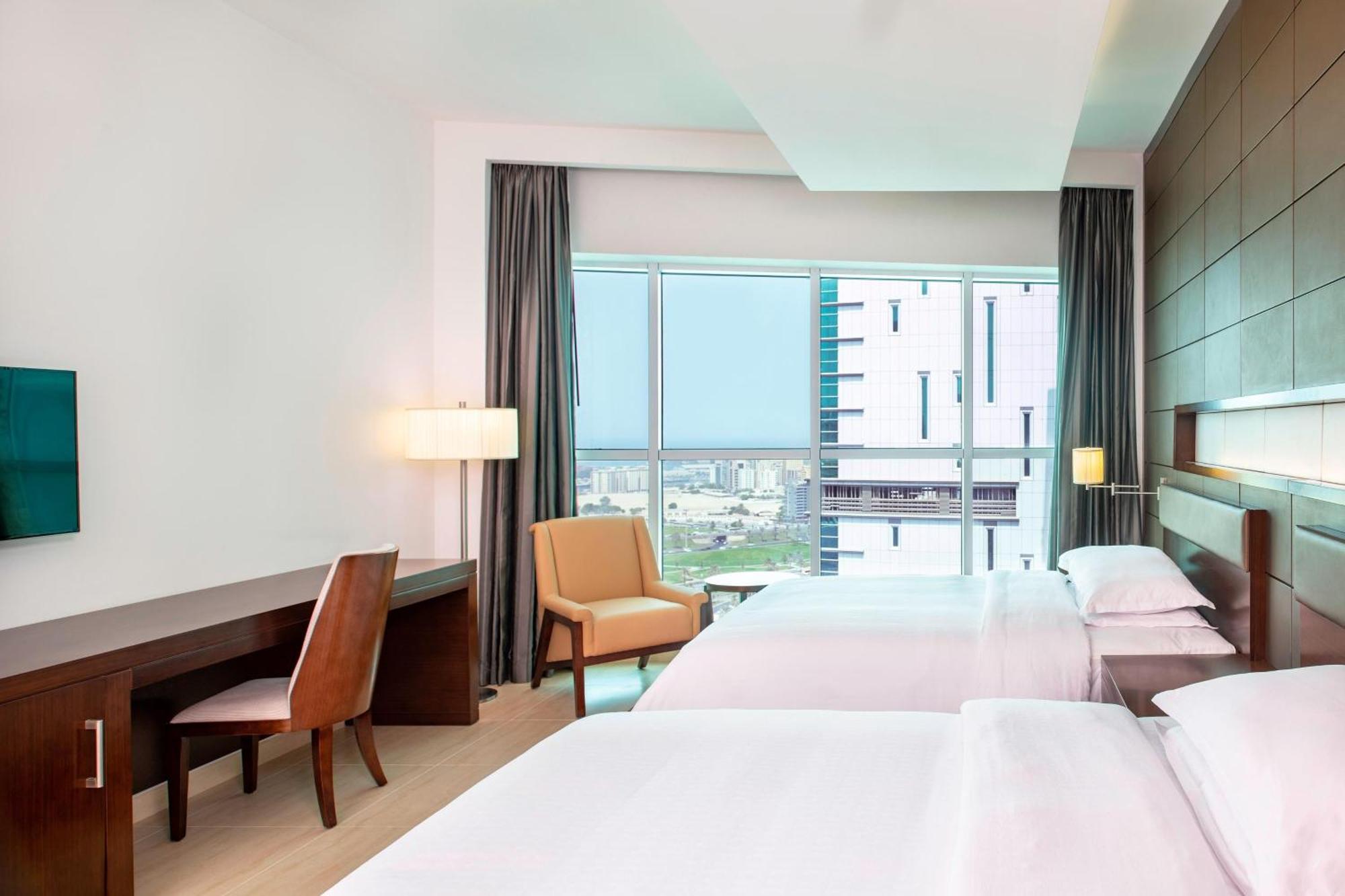 Four Points By Sheraton Шарджа Екстериор снимка