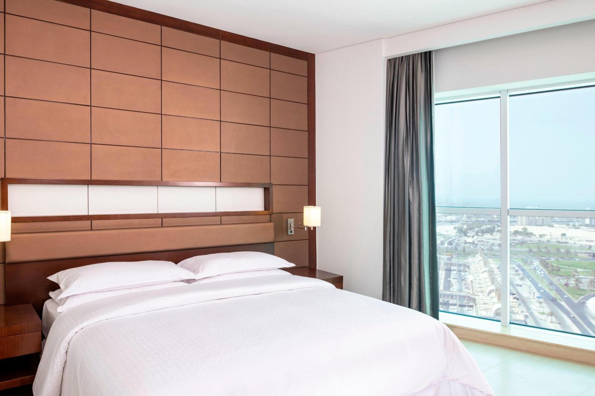 Four Points By Sheraton Шарджа Екстериор снимка
