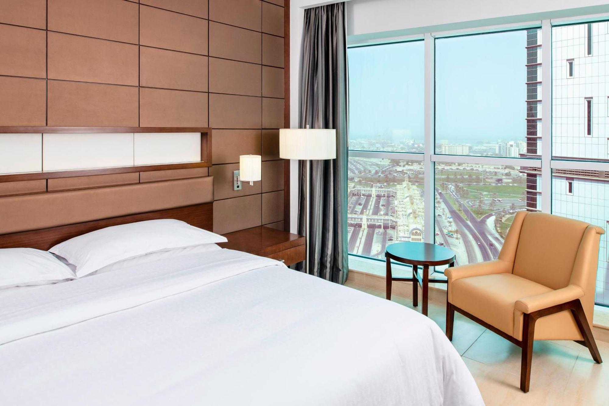 Four Points By Sheraton Шарджа Екстериор снимка