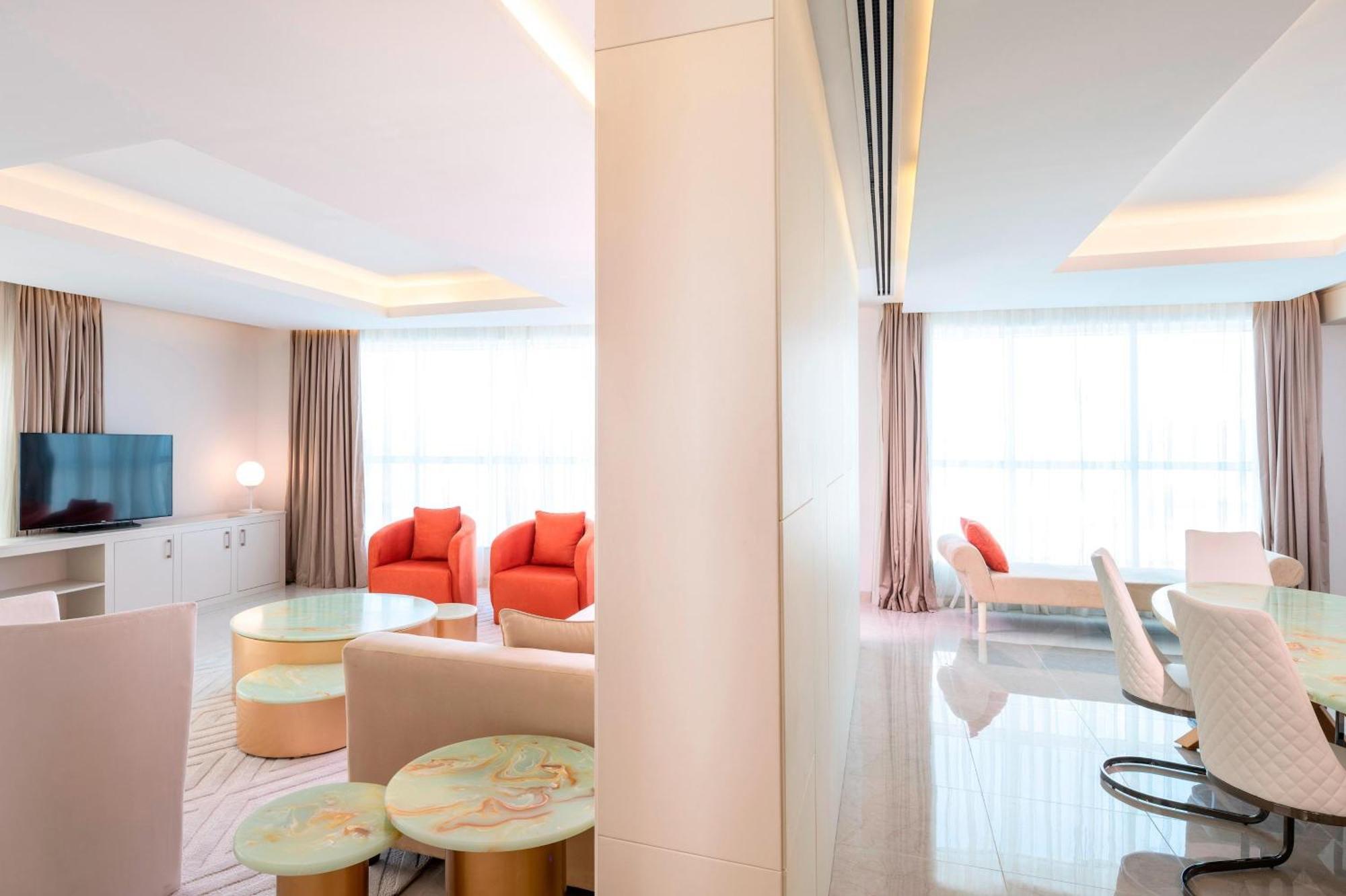 Four Points By Sheraton Шарджа Екстериор снимка