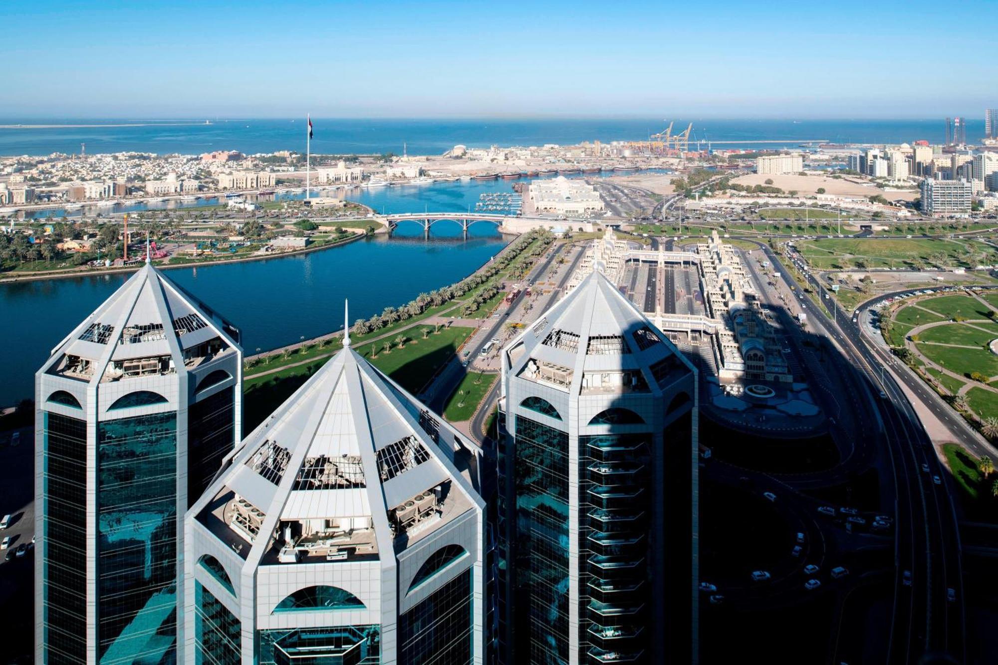 Four Points By Sheraton Шарджа Екстериор снимка